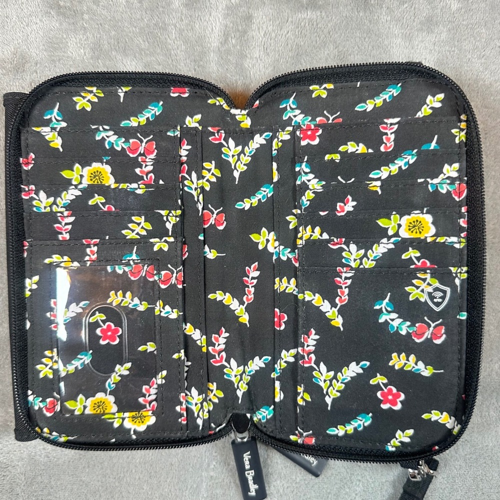 Vera Bradley RFID All In Wristlet Black Performance Twill Floral - Picture 6 of 12